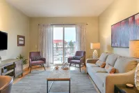 Mountain Views and Cozy Balcony - Spacious Downtown Escape