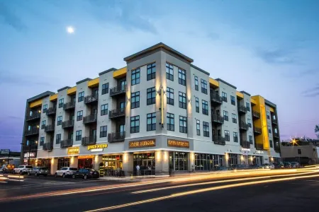 Stylish and Comfortable Retreat - Charming Urban Escape Отели в г. Бирмингем