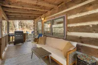 Charming Log Cabin with Hot Tub and Scenic Creek - Idyllic Retreat Hotels in Mars Hill