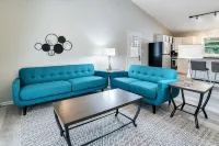 Bring Pets to this Fun South Asheville Hot Tub Townhome Hôtels à : Arden