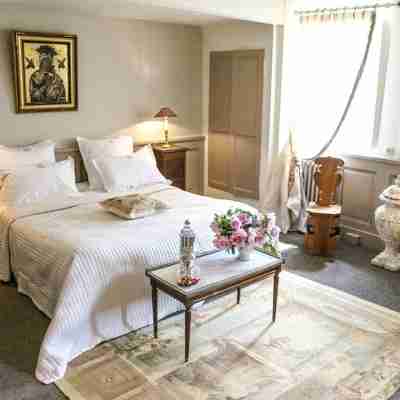 Château de Saint Trys Rooms