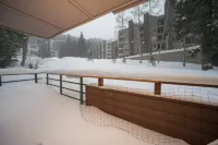 Ski-in Access and Resort Amenities - Spacious Cozy Retreat Hotels in Saint Mary's