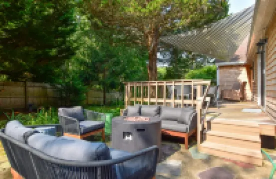 Charming Escape Near Rock Harbor - Cozy Coastal Retreat 奧爾良酒店