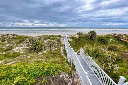 Panoramic Ocean Views and Direct Beach Access - Charming Oceanfront Retreat