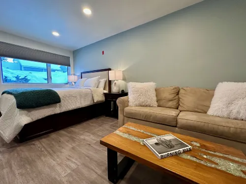 Heated Saltwater Pool and Cozy Convenience - Charming Killington Hideaway فنادق في كيلنغتون