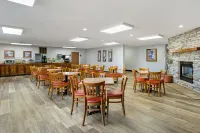 Quality Inn & Suites Fort Madison Near Hwy 61 - breakfast