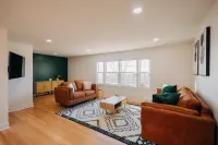 Horizon Haven | Family Getaway in Amish Country w/ Big Views + 3 min walk to food & shops