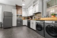 Spacious Dining and Walkable Shopping District - Charming Historic Haven Hotels in Saint Charles