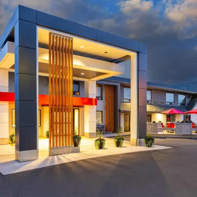 Comfort Inn Hotels near St. Dunstan's Basilica