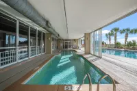 Luxury Pools and Stunning Ocean Views - Exquisite Penthouse Escape