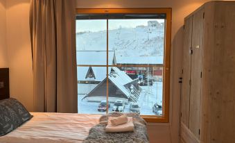 Levi Suites Levi Gold