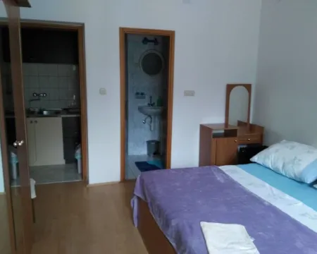 Holiday Home in Starigrad Near Paklenica โรงแรมในSeline