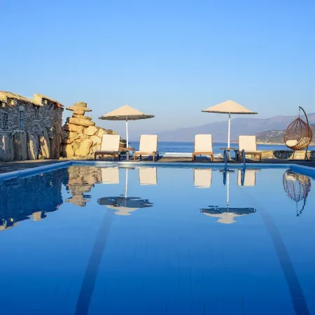 Cavos Bay Hotel & Studios