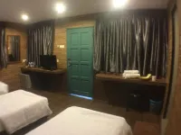 Talents Motor Park Hotel Hotels near 關順宮Chinese temple kuan sun tey