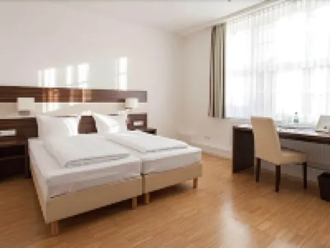 Halber Mond Hotels in Heppenheim