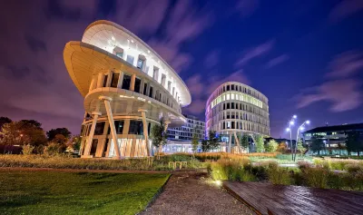 Sound Garden Hotel Airport Отели в г. Влохи