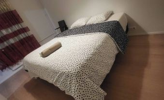 Cozy 2 Bedroom Apartment in Central Espoo, Close to Matinkylä Metro Station