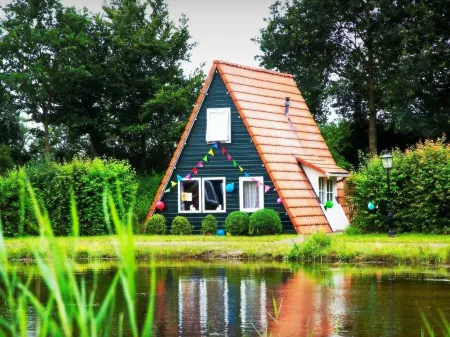 Cottage with Garden, Near Fishing Pond Отели в г. Bant