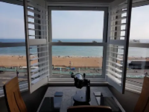 2 Bed Apt - Sea Views Seafront Location & Parking