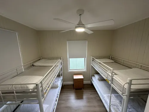 Charming 3 Bedroom Workers Accommodation Отели в г. Графтон