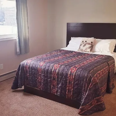 Budget Lodge Hotels near Diefenbaker Centre