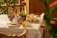 Hotel Lechnerhof Unterföhring - Aamiainen