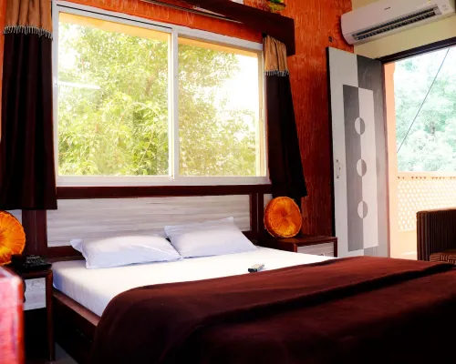 Hotel Raj Palace Hotels in Khargone