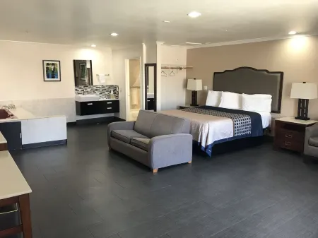 Economy Inn LAX Inglewood Отели рядом с достопримечательностью «Ла Брея Тар Питс & Музеум»