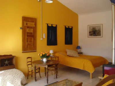 Le Blacas Hotels in Montagnac