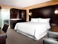 Four Points by Sheraton Mississauga Meadowvale Hotels near Lisgar