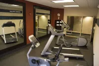 Hampton Inn & Suites Madera - gimnasio