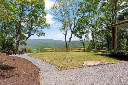Big Views & Seclusion at Chalk Dust Overlook - Newly Renovated Cabin in Purlear