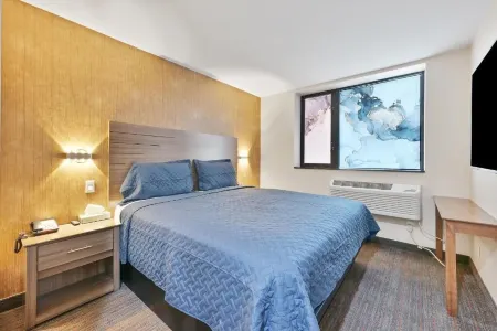 Casa Blanca Hotel Brooklyn Отели рядом с достопримечательностью «St Augustine's Episcopal Church»