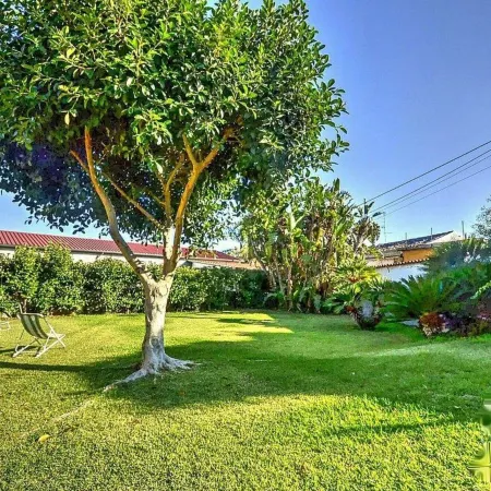 Villa with Garden in Sicily Near the Sea