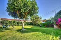 Villa with Garden in Sicily Near the Sea Hotels in Scillichenti
