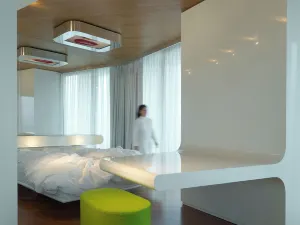 I-Suite Hotel