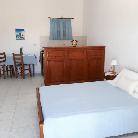 Hotel Paradisos Oia Отели рядом с достопримечательностью «Пляж мыса Колумбо»