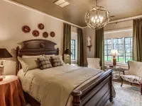 Julian Price House Hotels near Fainting Goat Spirits