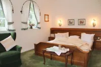 Dietrichsteinerhof Apartments & Rooms - Apartments