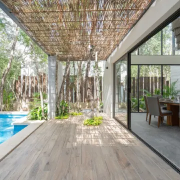 Twelve O’Clock Luxury Villas