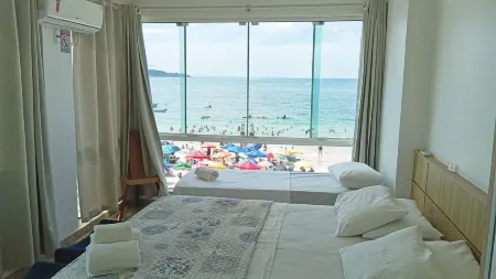 Triplex pé na Areia Отели рядом с достопримечательностью «Lagoa Beach»