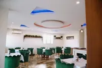 Cincinnati Hotel - breakfast
