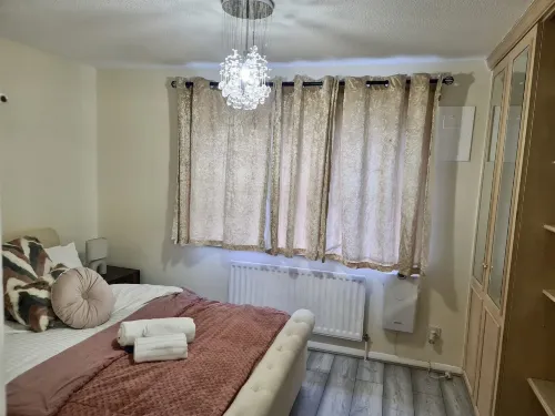 London - Sleeps 4 - Parking - Garden - Petfriendly