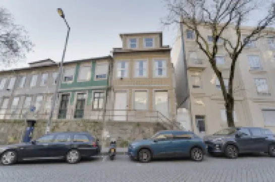 Cosme Apartments by Olala Homes