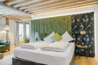 Boutique Hotel im Auracher Löchl - Balkoner