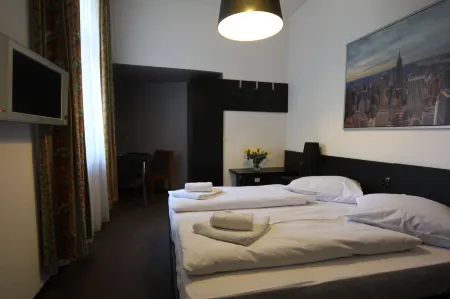 Carlton Hotel