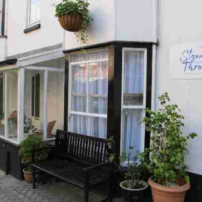 Stone's Throw Guest House Hotel Exterior