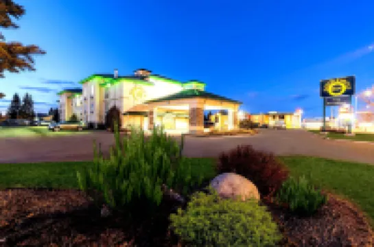 โรงแรมโกลด์ ซิร์เคิล อินน์