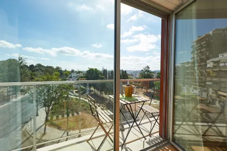 BeGuest Lisbon Premium Suites Отели рядом с достопримечательностью «Jardim da Praca do Imperio»