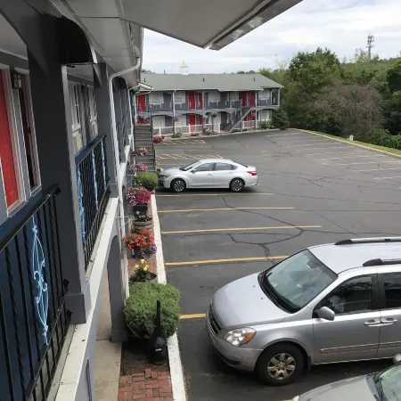 Super 8 by Wyndham Sturbridge
